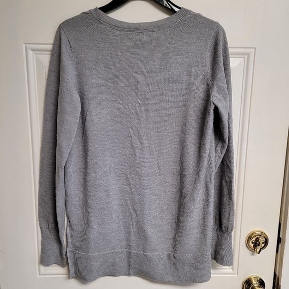 Banana Republic Extra Fine Merino Wool Grey V Neck Sweater - Picture 2 of 8